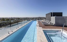 Oaks Brisbane Woolloongabba Suites